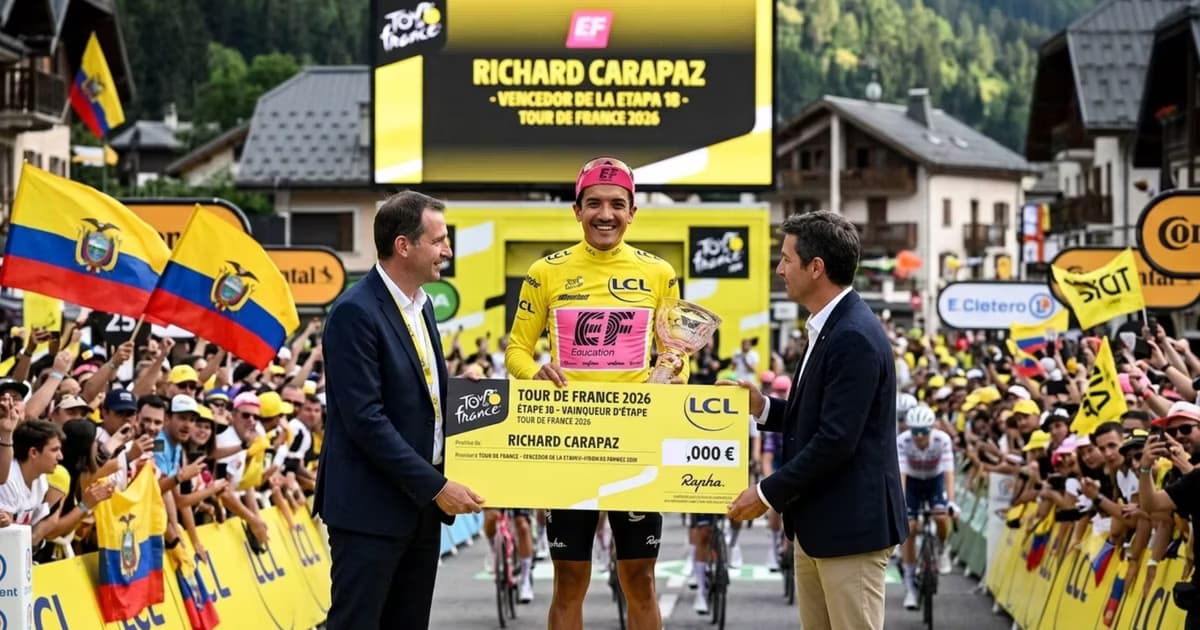 Richard Carapaz llegando a meta del Tour de Francia