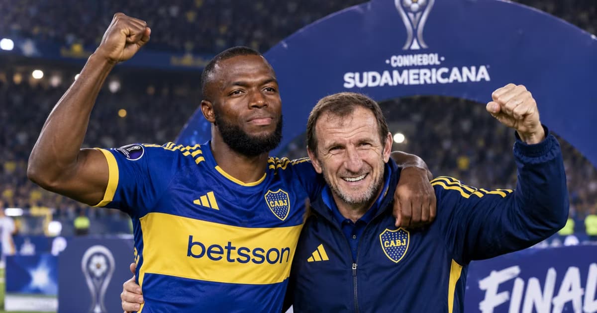 Enner Valencia con su DT celebrando