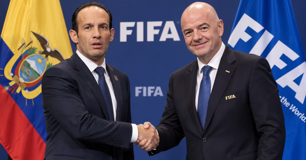 Francisco Egas y Gianni Infantino