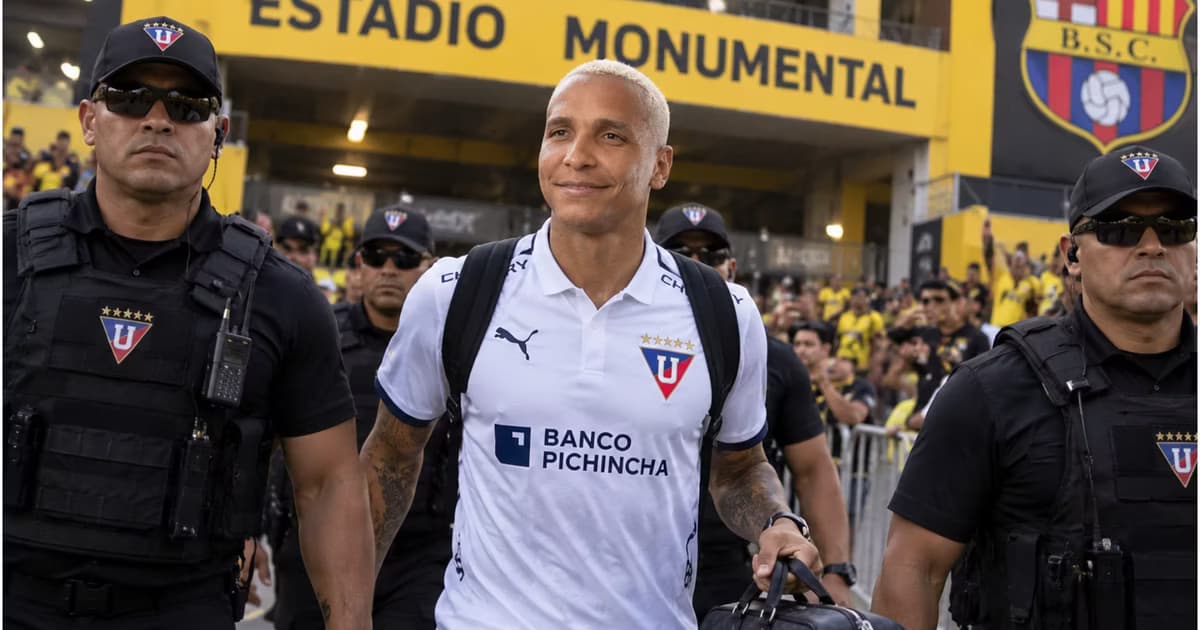 Deyverson con seguridad en el Monumental