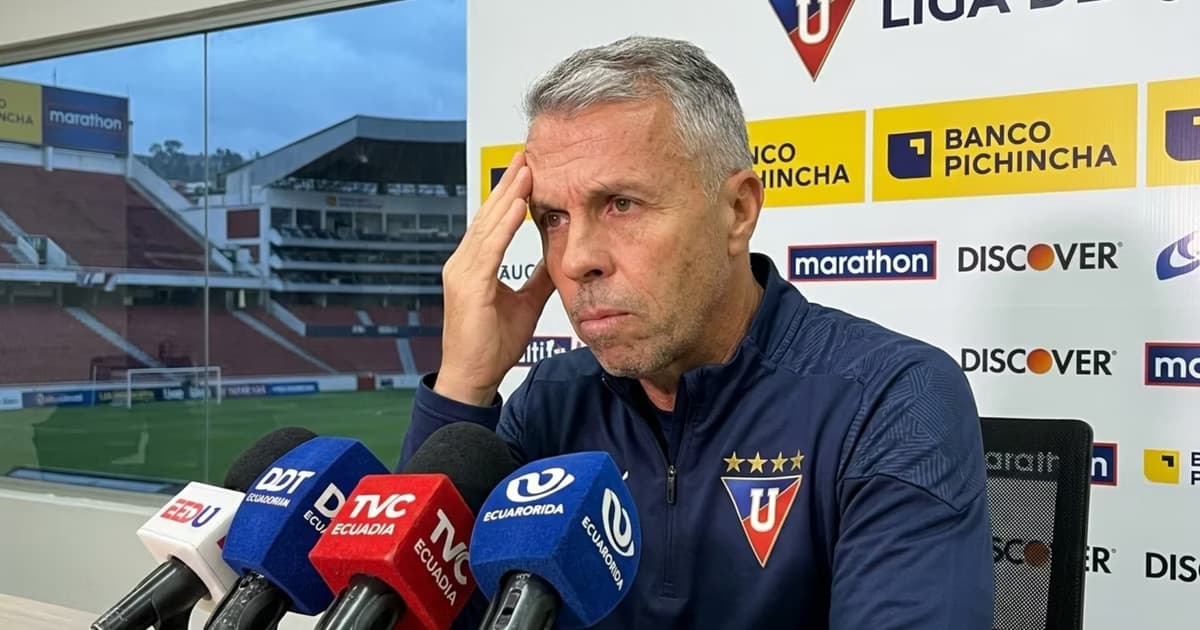 Gustavo Álvarez frustrado ante los medios