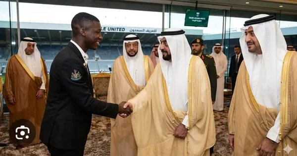 Moisés Caicedo con jeques árabes