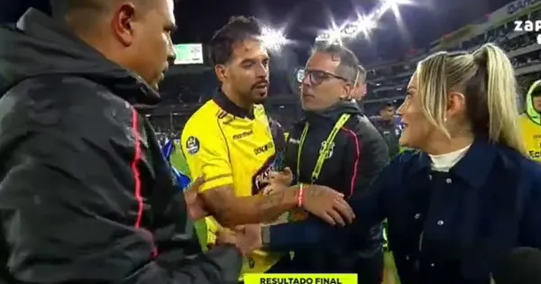 Javier Báez no quiso que entrevisten a César Farías tras el partido ante LDU