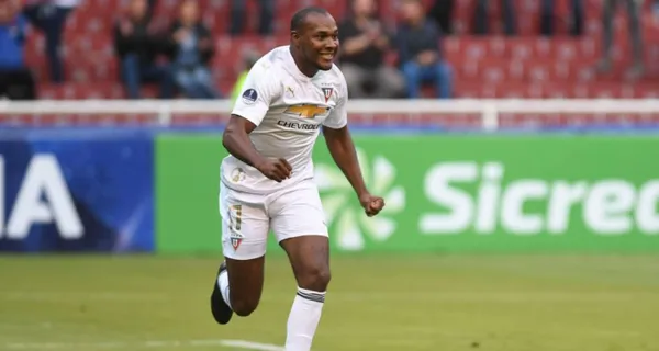 Aquí vieron a Juan Luis Anangonó, que no se preocupa de volver a jugar