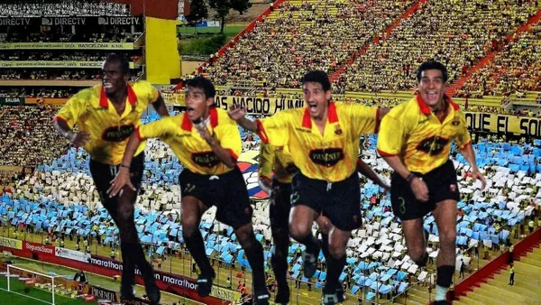 Barcelona 1998 e hinchada / Foto de: El Futbolero Ecuador