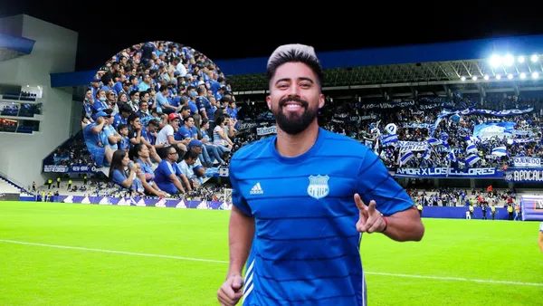 Christian Noboa saludando a la hinchada de Emelec