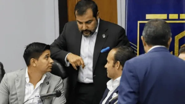 Directivo de la FEF renuncia y declara que el fútbol ecuatoriano tiene problemas.