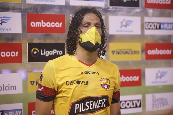 El defensa central paraguayo se mete a los hinchas de Barcelona SC en el bolsillo