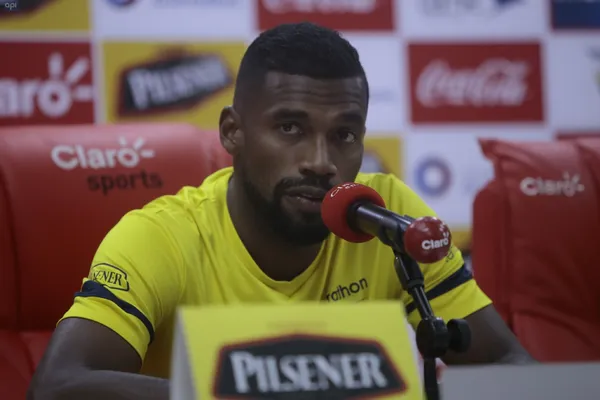 El defensa central quiere mantenerse activo en la temporada 2021