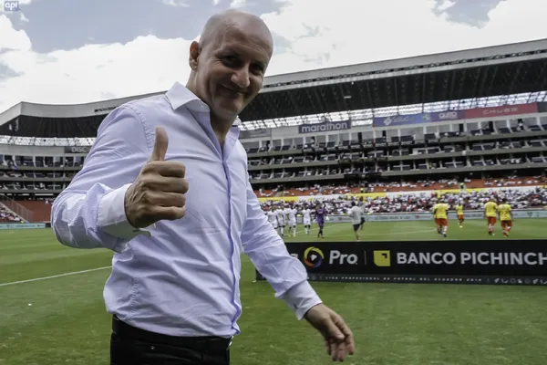 El entrenador uruguayo tiene una oferta interesante del fútbol colombiano