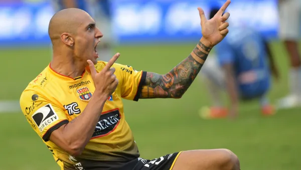 El ex delantero de Barcelona está preocupado y envió un mensaje mediante de su cuenta Twitter