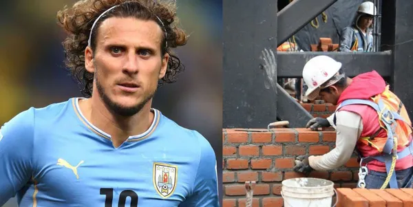 El ex jugador de la Selección Ecuatoriana hoy es comentarista con Forlán