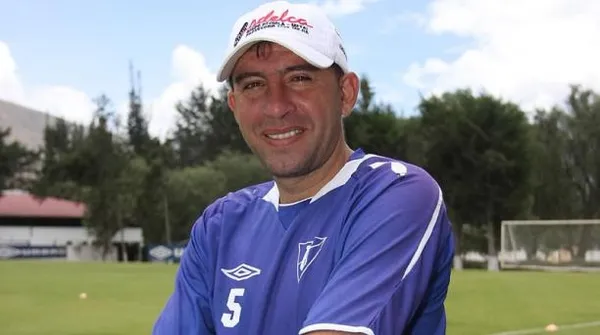 El ex mediocentro de la U se mantiene vinculado al fútbol