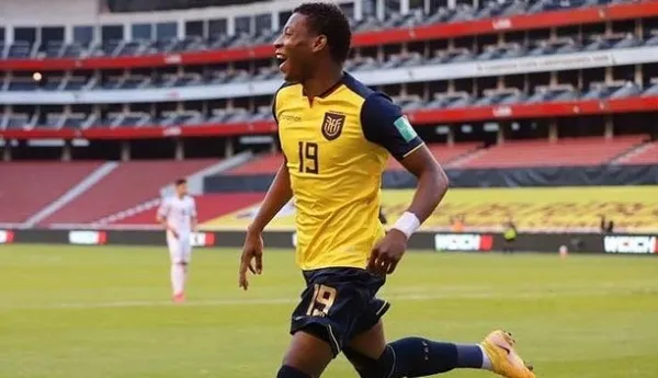 El jugador ecuatoriano no la pasa del todo bien en Europa