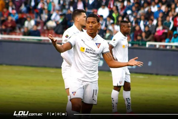 El jugador de Liga de Quito realizó un blooper en las redes sociales.