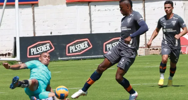 El jugador que ya tenía un pie fuera de Liga de Quito, pero aprovecha cada minuto y con goles quiere hacer cambiar de opinión a Luis Zubeldía