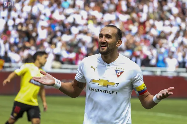 El Pirata estuvo en la mira de los Canarios, para reforzar su plantilla