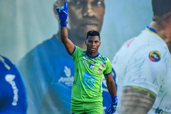 El portero no es ni la sombra de lo que fue en Delfín SC.