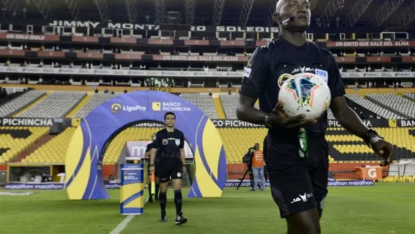 El sábado 4 de abril se disputó el partido entre Barcelona S.C vs Independiente del Valle donde el árbitro Augusto Aragón fue protagonista por su mal desempeño.