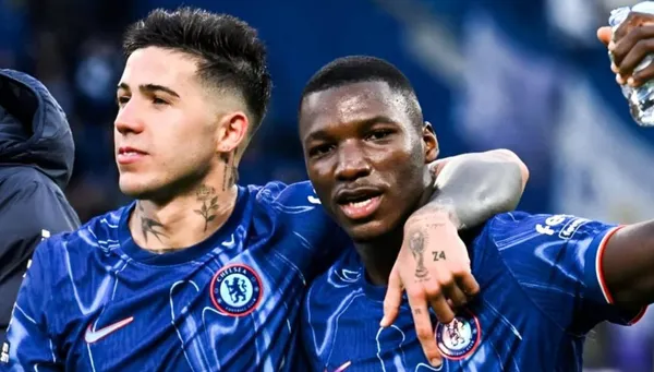 Enzo Fernández y Moisés Caicedo