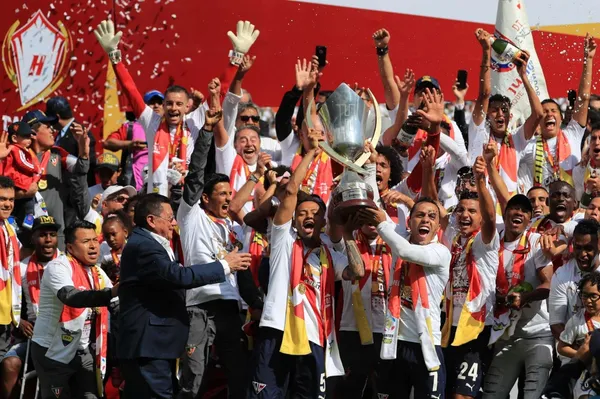 Este jugador fue uno de los más queridos por la hinchada alba. Sin embargo, tras una salida polémica del equipo hoy no tiene dónde jugar