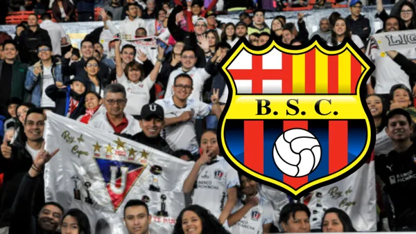 Hinchas de Liga de Quito y el escudo de Barcelona SC