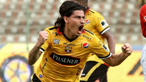 Ismael Blanco fue muy querido como delantero del Ídolo y quiso dirigir a BSC pero ahora está César Farías