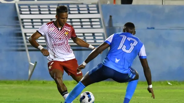 Jandry Gómez contra Manta FC / Foto tomada de: El Universo
