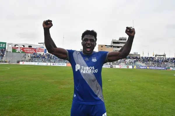 La delantero gana bien, pero hay varios juveniles que perciben un sueldo mayor