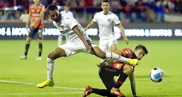 Liga de Quito perdió ante Deportivo Cuenca y un jugador no dio la talla en el Alejandro Serrano Aguilar