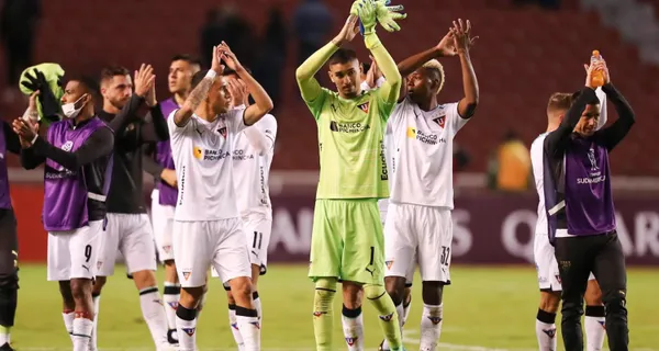 Llegó como la solución para Liga de Quito pero solamente se llevó mucho dinero y casi ni jugó