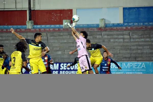 "Los canarios" no pudieron con un débil Olmedo