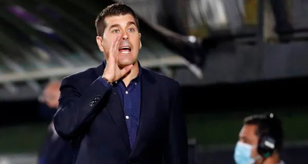 Los hinchas piden la salida de Ismael Rescalvo y, en el caso que tire la toalla, mira quién puede tomar su puesto. Es un hombre de la casa