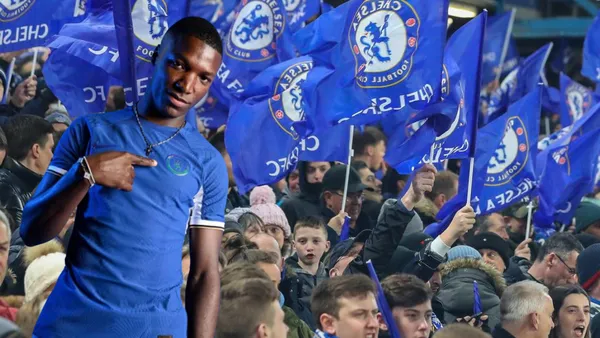 Moisés Caicedo se volvió a mandar un partidazo y los hinchas hablaron