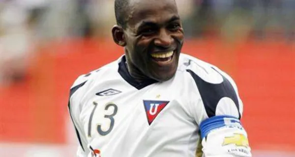 Neicer Reasco no se ha retirado del fútbol, juega la Copa Ecuador y ya no es lateral por derecha sino que tiene nuevo puesto