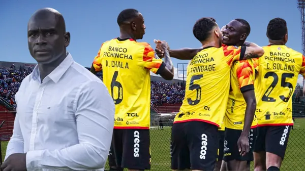 Segundo Alejandro Castillo y jugadores de Barcelona SC (Foto tomada de: Wikipedia/API)