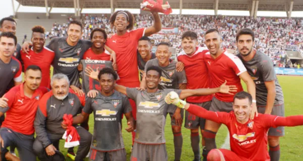 Un zaguero central que tiene amor por Liga de Quito no le haría feos para volver y poner orden a los centrales