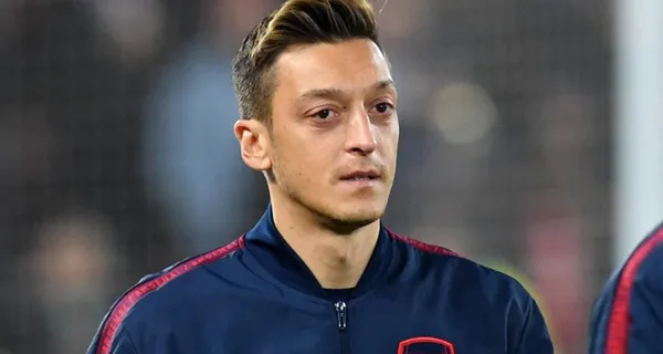 Uno de los jugadores ecuatorianos quiere ganarse un espacio en el fútbol internacional y recibió una gran oportunidad de Mezut Özil, astro alemán