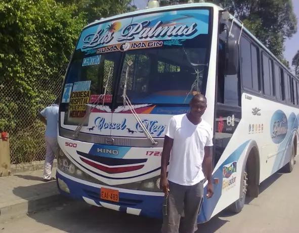 Evelino Ordoñez y su bus