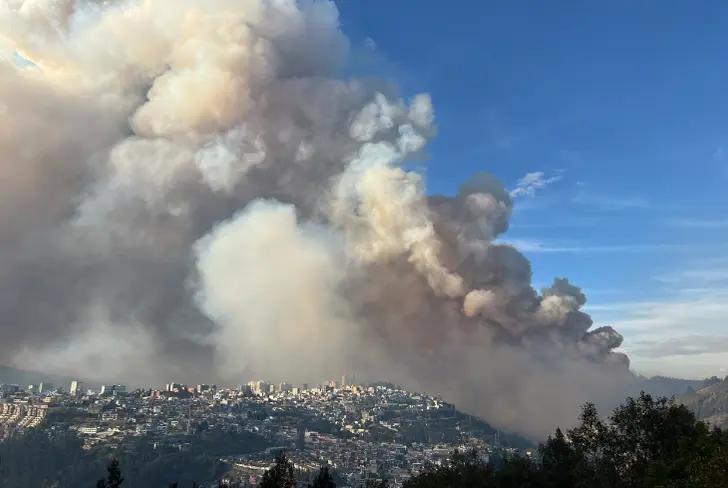 Incendio en Guápulo / Tomado de: RPP