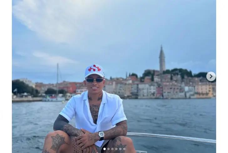 Cristian Ramírez de vacaciones por Croacia