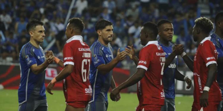 Se dio cuenta que Emelec está en llamas, el primero que quiere abandonar el barco y ya lo confirmó