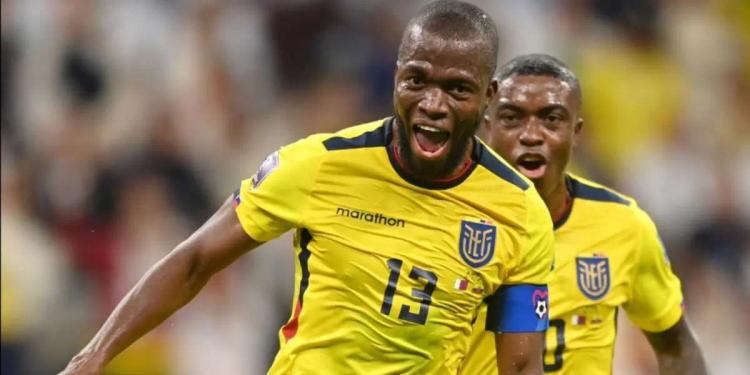 Amor por los colores, mira cómo tuvo que viajar Enner Valencia por 4 horas y luego llegar a Ecuador