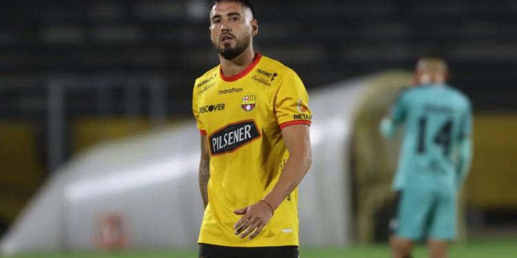 (VIDEO) Francisco Fydriszewski se fue de Barcelona SC por dinero y el karma le pegó fuerte en Argentina