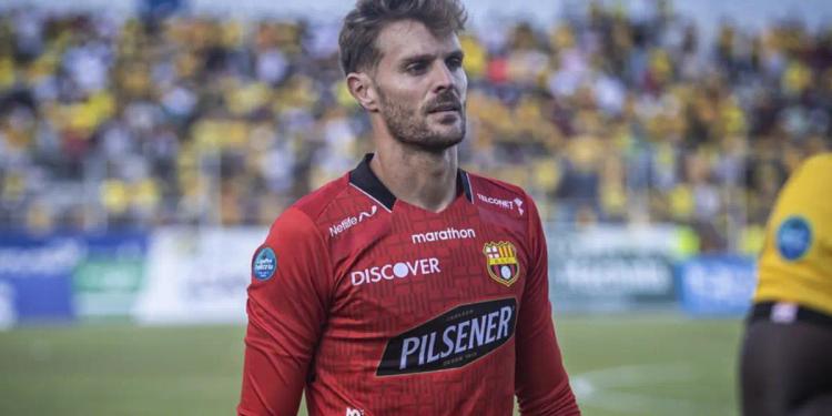 Ya se despidió de sus compañeros de Barcelona SC en Manta y mira donde entrena ahora Javier Burrai