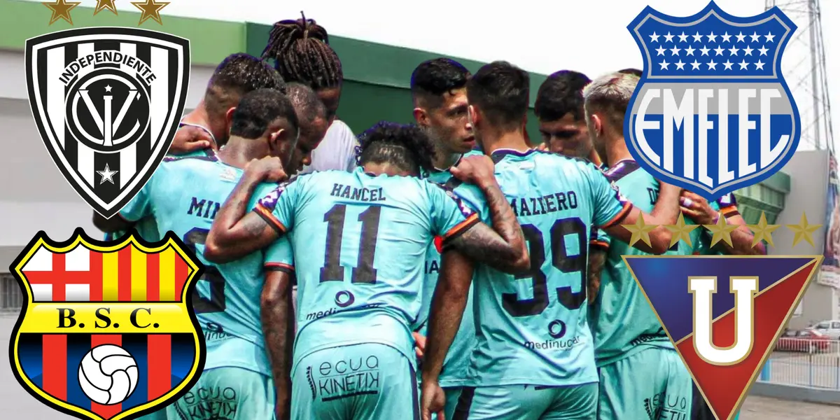 Jugadores del Cubayá FC dándose un abrazo en el estadio 9 de Mayo (Foto tomada de: Machala/API/Wikipedia)