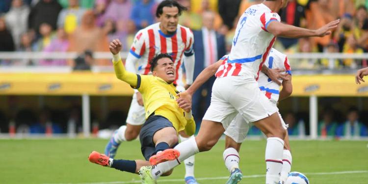 El penoso puntaje que le pusieron a Kendry Páez luego de su partido contra Paraguay