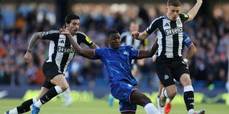 (VIDEO) El jugador de USD 75 millones del Newcastle que no pudo con Moisés Caicedo