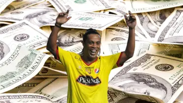 Ronaldinho con camiseta de Barcelona SC / Foto: El Universo