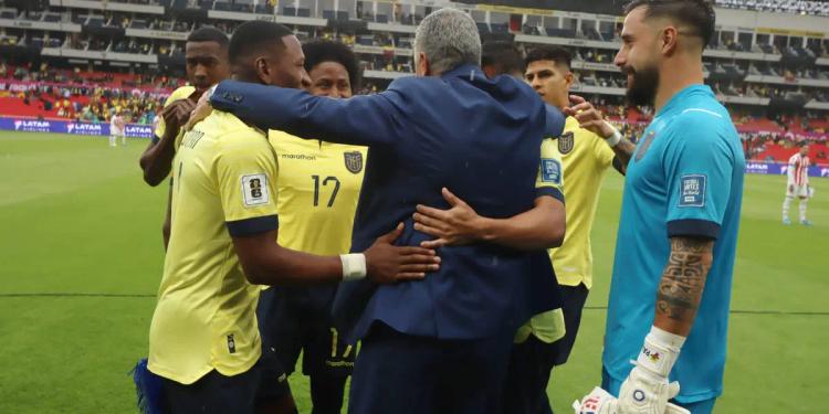 (VIDEO) El único jugador de Ecuador que no se acercó a abrazar a Gustavo Alfaro